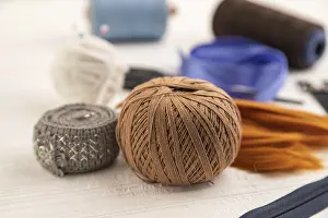 Handicraft Industry Equipment Drucke: Sewing accessories: scissors, thread