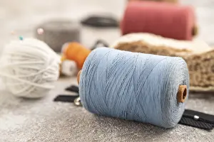 Thimbles For Sewing Drucke: Sewing accessories: scissors, thread