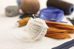 Thimbles For Sewing Drucke: Sewing accessories: scissors, thread