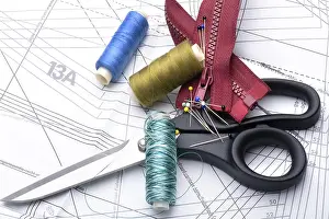 Deserted Sewing Shop Drucke: Sewing pattern with sew instrument close up