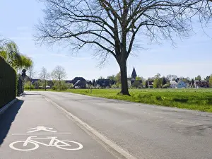 Bicycle Lane Pavement Drucke: Shared pavement and cycle path