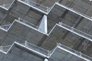 Canary Wharf London Drucke: Shell of an office tower, ceiling and wall construction