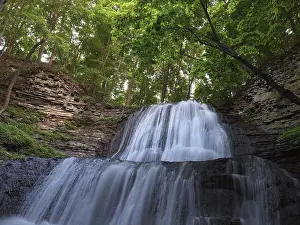 Blurred Motion Photography Drucke: Sherman Falls. Cascade waterfall