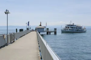 Central Europe Lake Constance Region Drucke: Ship pulls up to the jetty, Immenstaad