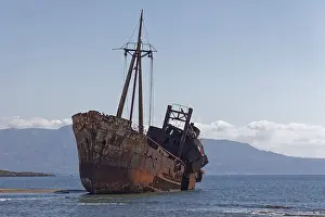 Peloponnese Coastline Drucke: Shipwreck, beached coaster Dimitrios