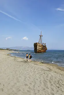 Peloponnese Coastline Drucke: Shipwreck, stranded coaster Dimitrios