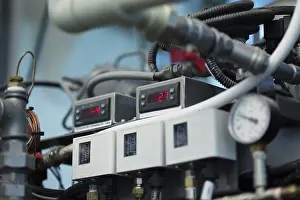 Temperature Display Drucke: Shot of temperature indicator on automated machine