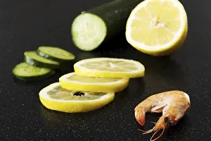 Deserted Tavern Drucke: Shrimp on table