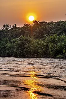 Congo River Sunset Drucke: Sidearm of the Congo river at sunset, DR Congo