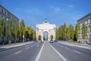Central Europe Architectural Style Drucke: Siegestor and LeopoldstraBe