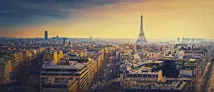 Evening Light On Historic Buildings Drucke: Sightseeing Paris panorama with view to the Eiffel Tower