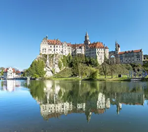Danube River Reflections Drucke: Sigmaringen Castle with reflection in the river Danube