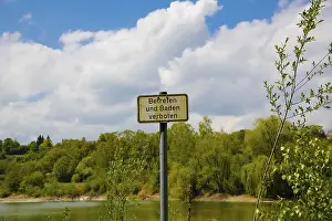 Drucke von Schutzgebiet - Eintritt und Baden verboten. Naturschutz in der Paultertaler Industriepark, Laiz-Inzigkofen, Sigmaringener Landkreis, Baden-Württemberg See Drucke: Verbot des Eintritts und Badens