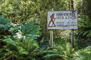 Schild, Wanderweg zum Aussichtspunkt.
