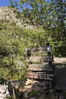 European Hiking Paths Drucke: Sign posts, Hiking along Figarella river