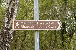 Natural Preserves Europe Drucke: Signpost points to the waterfall