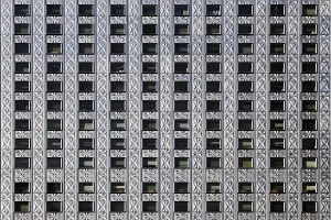 Manhattan Skyscraper Drucke: Silver facade of a skyscraper, Manhattan