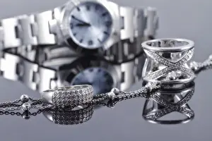 Glamorous Jewelry Drucke: Silver rings of different styles