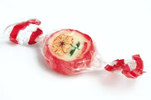 Studio Shot Dessert Drucke: Single fruit candy, sweets