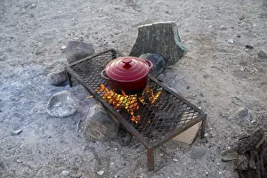 Campfire Cooking Drucke: Single pot cooks on a campfire