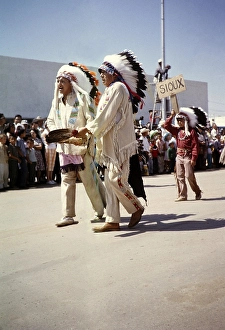 Native American Ceremony Drucke: Sioux Indians, intertribal Indian ceremony, Gallup, New Mexico, USA 1963
