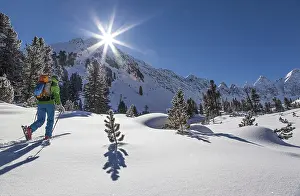 Outdoor Recreation Europe Drucke: Ski tour walker to the Karlesspitze