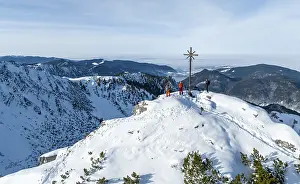 Ski Tourer Drucke: Ski tourer on the summit of the Aiplspitz