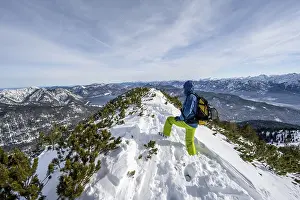 Simetsberg Summit Drucke: Ski tourer at the summit of Simetsberg