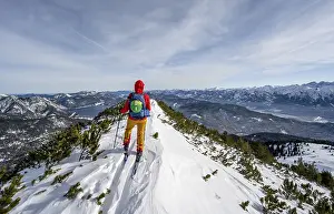 Simetsberg Summit Drucke: Ski tourer at the summit of Simetsberg