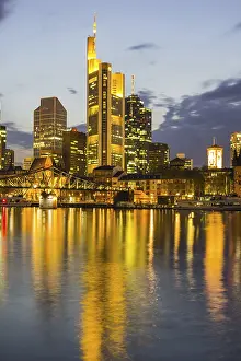 Frankfurt Am Main Skyline Drucke: Skyline and banking district after sunset