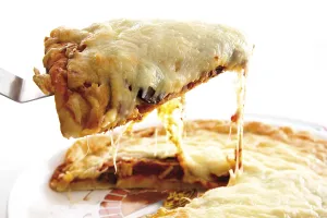 Pizza Slice Drucke: Slice of pizza on spatula