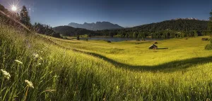 Karwendel Mountains Scenery Drucke: Small cabins on mountain meadow