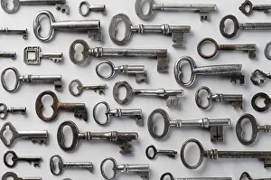 Studio Shot Of Keys Drucke: A Small Collection of Old Antique Keys