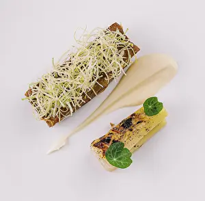 Minimalist Food Photography Drucke: Two small courses are presented on a white plate
