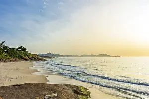 Rio De Janeiro Cityscape Drucke: The small Devil beach located between Copacabana