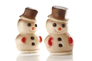 High Calorie Treats Drucke: Two small marzipan snowmen