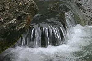 Uninhabited Mountain Stream Drucke: A small waterfall in a mountain river