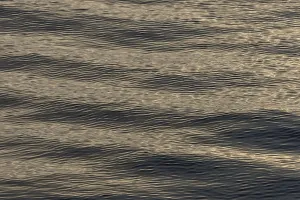 Deserted Island Photos Drucke: Small waves, ocean surface, Arctic Ocean
