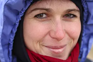 Young Woman Smiling Drucke: Smiling