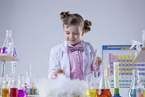 Test Tube Science Drucke: Smiling chemist successfully conducted experiment in lab