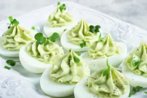 Stuffed Eggs With Avocado Drucke: Snack, stuffed eggs with avocado