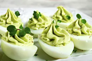 Stuffed Eggs With Avocado Drucke: Snack, stuffed eggs with avocado