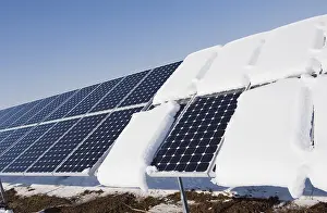 Renewable Energy Europe Drucke: Snow sliding off solar modules in winter