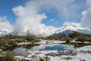 Snow Capped Mountains NZ Drucke: Snow on summit of Key Summit, Mt