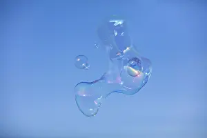 Bunte Abstrakte Kunst Drucke: Seifenblasen mit Regenbogenfarben.