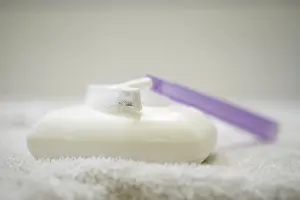Beauty Products Drucke: Soap and Razor