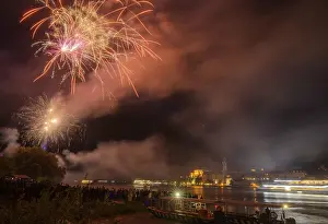 Lower Austria Pyrotechnics Drucke: Solstice fireworks with a view of Durnstein