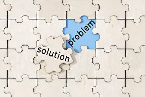 Jigsaw Puzzle Solution Drucke: Solution to the problem concept. Puzzle with text