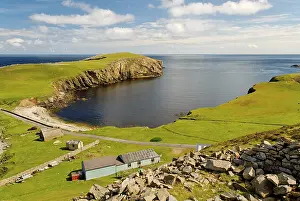 Häfen Drucke: Der südliche Hafen von Fair Isle, Shetland, Schottland, Vereinigtes Königreich, Europa