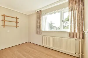 Minimalist Decor Ideas Drucke: A spacious, bright room featuring large windows that allow ample natural light